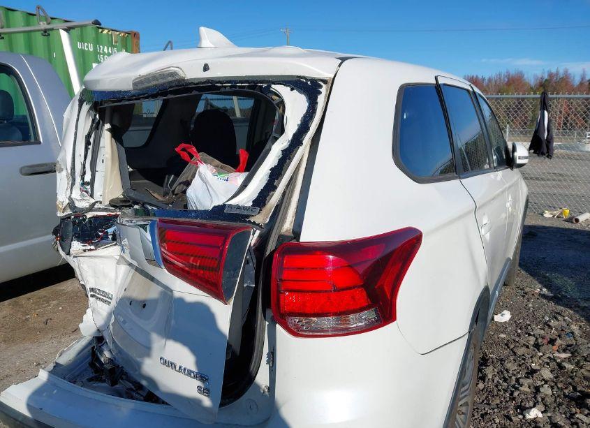 Photo 21 of 2017 Mitsubishi Outlander SE (VIN JA4AZ3A37HZ037309)