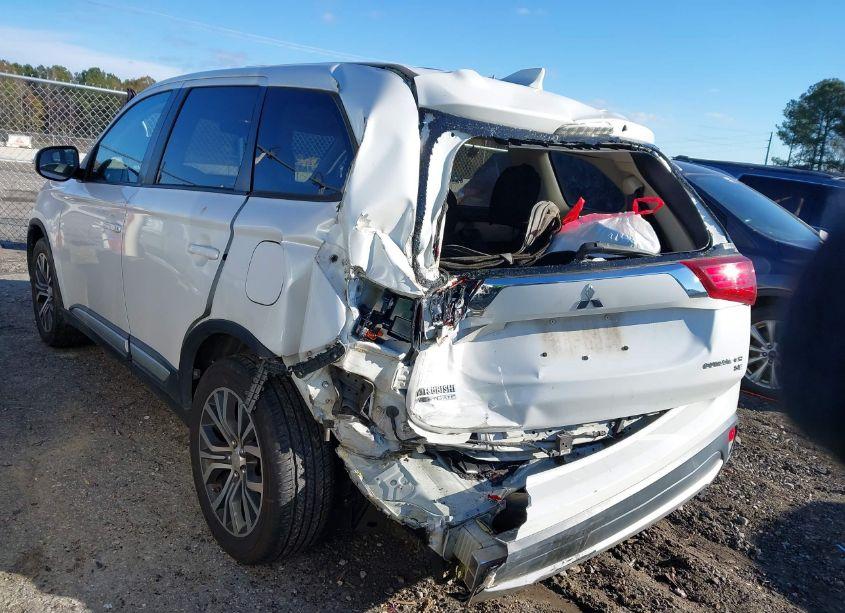 Photo 3 of 2017 Mitsubishi Outlander SE (VIN JA4AZ3A37HZ037309)