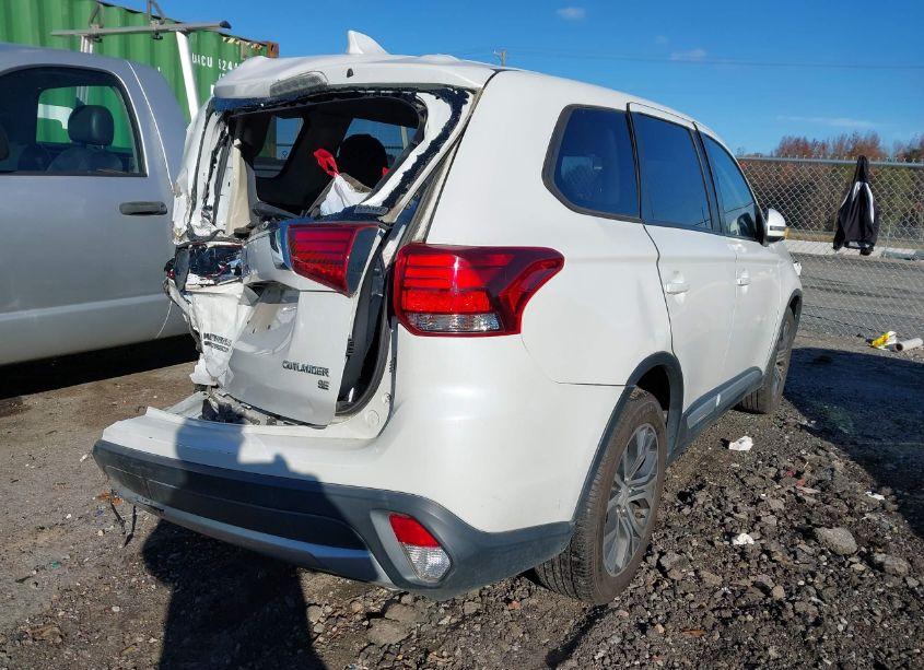 Photo 4 of 2017 Mitsubishi Outlander SE (VIN JA4AZ3A37HZ037309)