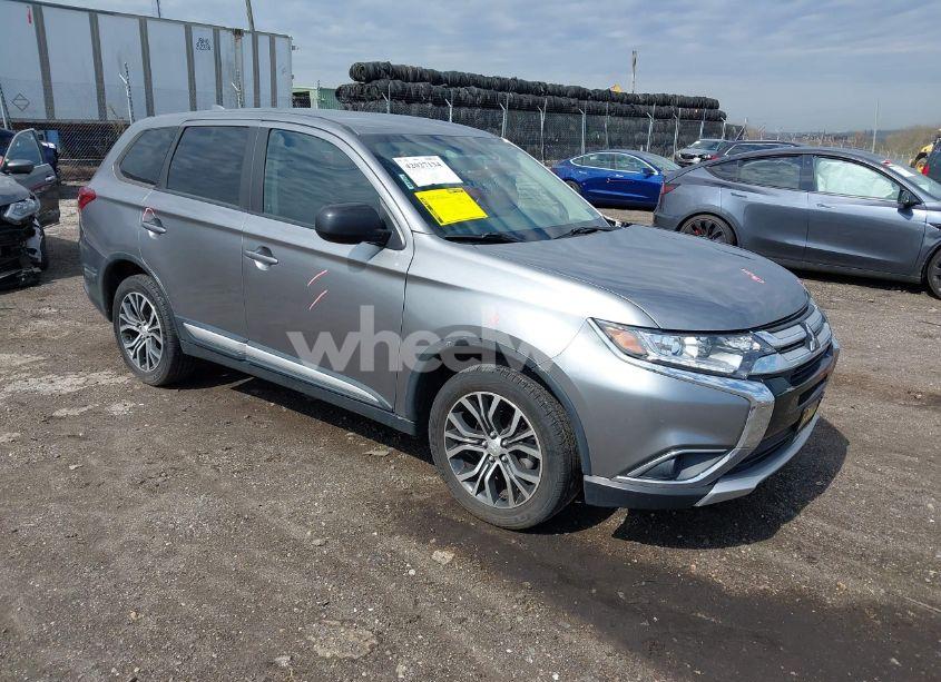 2018 Mitsubishi Outlander ES (VIN JA4AZ3A37JJ002127) main photo