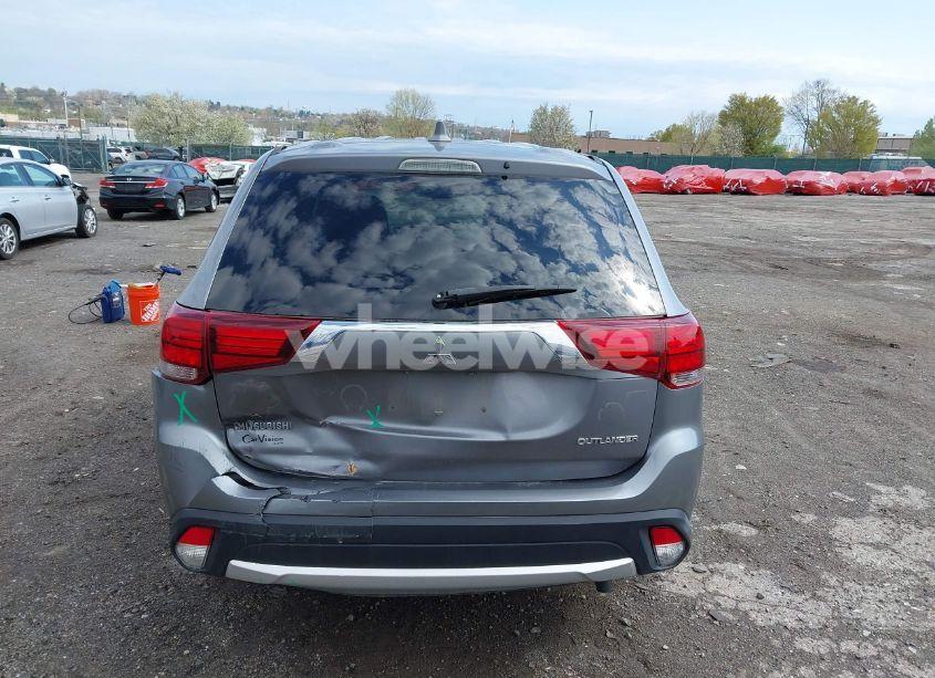 Photo 17 of 2018 Mitsubishi Outlander ES (VIN JA4AZ3A37JJ002127)