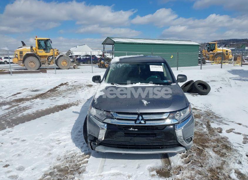 Photo 13 of 2018 Mitsubishi Outlander ES (VIN JA4AZ3A37JJ005092)