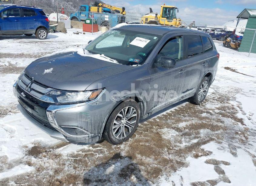 Photo 2 of 2018 Mitsubishi Outlander ES (VIN JA4AZ3A37JJ005092)
