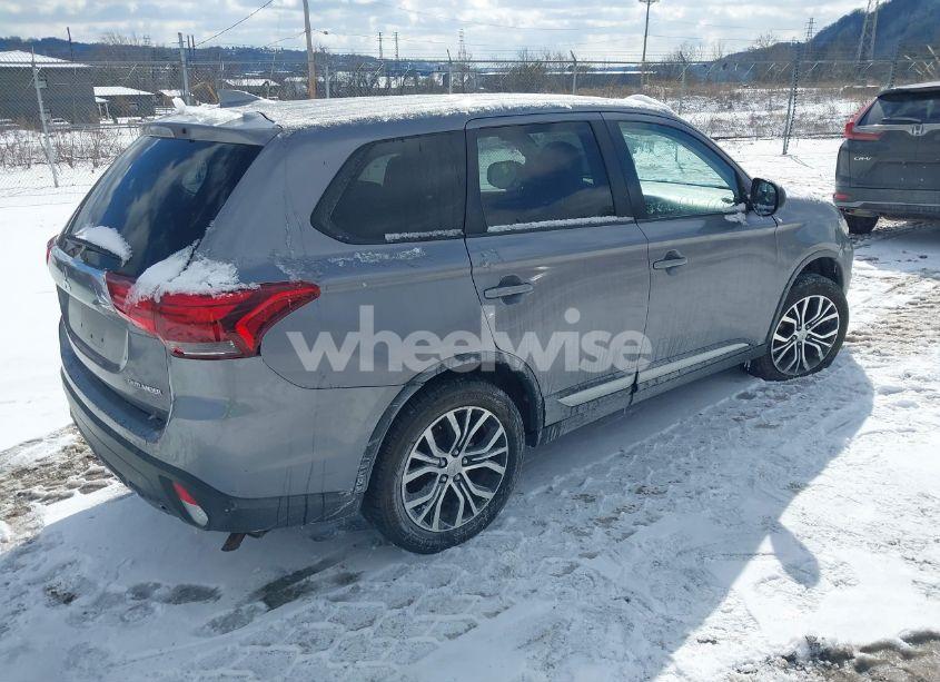 Photo 4 of 2018 Mitsubishi Outlander ES (VIN JA4AZ3A37JJ005092)