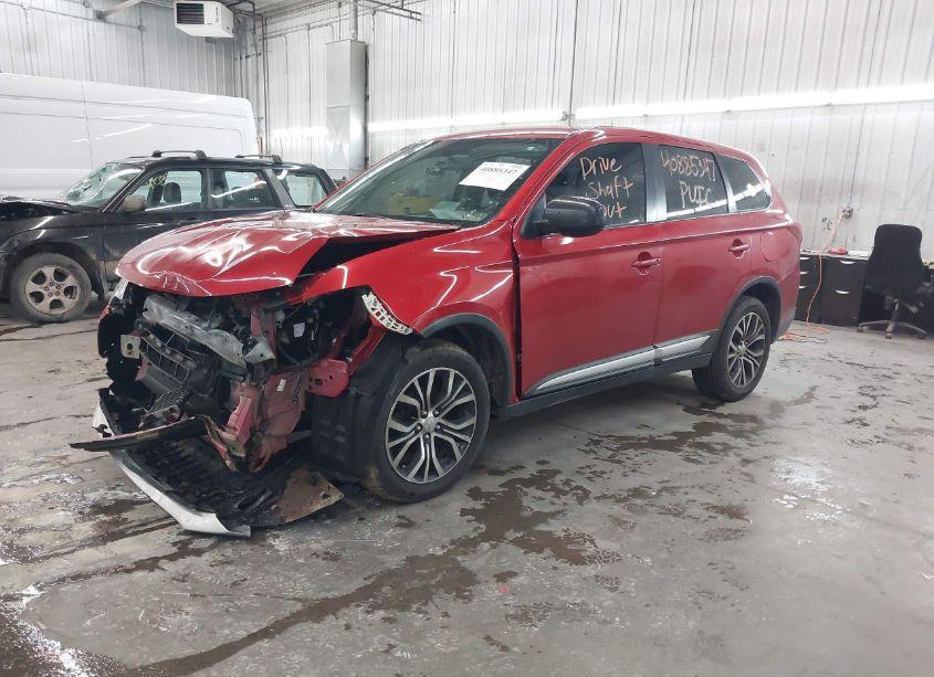 Photo 2 of 2018 Mitsubishi Outlander ES (VIN JA4AZ3A37JZ059204)
