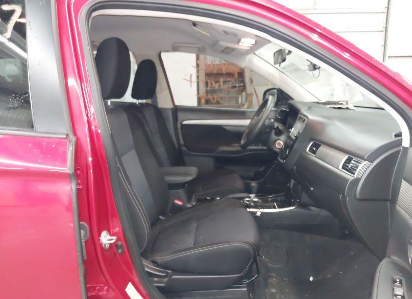 Photo 5 of 2018 Mitsubishi Outlander ES (VIN JA4AZ3A37JZ059204)