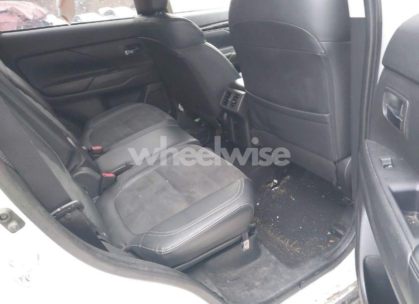 Photo 8 of 2020 Mitsubishi Outlander SE 2.4 S-AWC (VIN JA4AZ3A37LZ008157)
