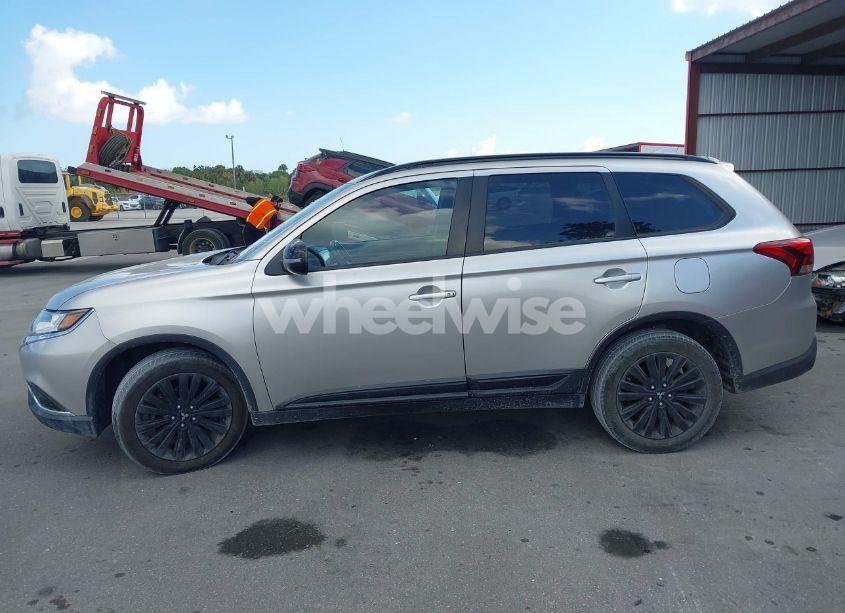 Photo 14 of 2020 Mitsubishi Outlander ES 2.4 S-AWC/LE 2.4 S-AWC/SE 2.4 S-AWC/SEL 2.4 S-AWC/SP 2.4 S-AWC (VIN JA4AZ3A37LZ042888)