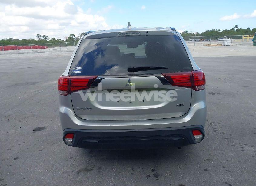 Photo 16 of 2020 Mitsubishi Outlander ES 2.4 S-AWC/LE 2.4 S-AWC/SE 2.4 S-AWC/SEL 2.4 S-AWC/SP 2.4 S-AWC (VIN JA4AZ3A37LZ042888)