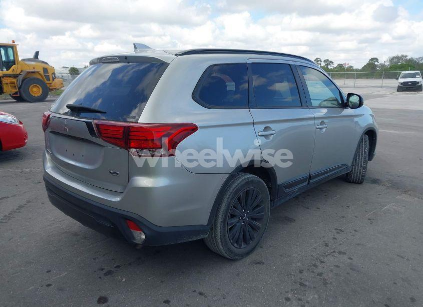 Photo 4 of 2020 Mitsubishi Outlander ES 2.4 S-AWC/LE 2.4 S-AWC/SE 2.4 S-AWC/SEL 2.4 S-AWC/SP 2.4 S-AWC (VIN JA4AZ3A37LZ042888)