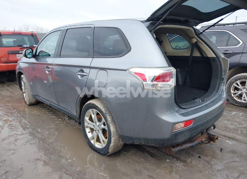 Photo 3 of 2014 Mitsubishi Outlander SE (VIN JA4AZ3A38EZ012124)