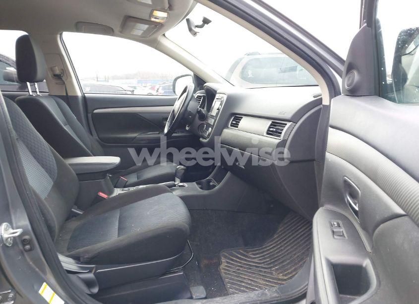 Photo 5 of 2014 Mitsubishi Outlander SE (VIN JA4AZ3A38EZ012124)