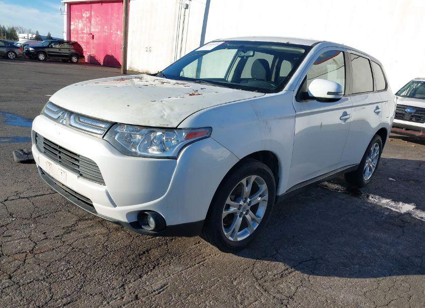 Photo 2 of 2014 Mitsubishi Outlander SE (VIN JA4AZ3A38EZ015427)