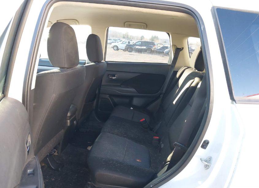 Photo 8 of 2014 Mitsubishi Outlander SE (VIN JA4AZ3A38EZ015427)