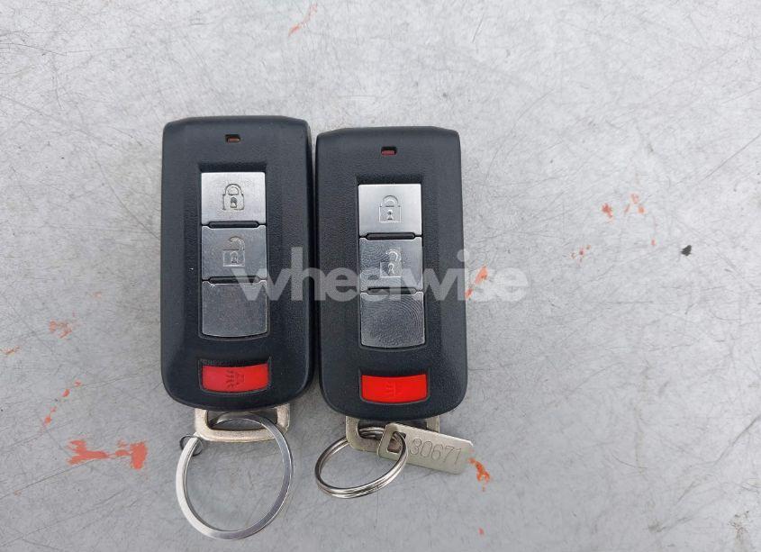 Photo 11 of 2015 Mitsubishi Outlander SE (VIN JA4AZ3A38FZ011007)