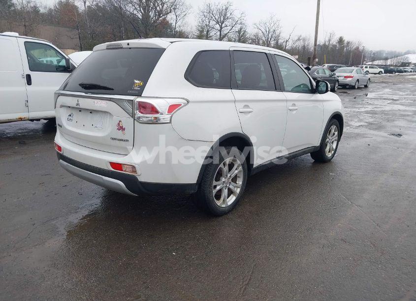 Photo 4 of 2015 Mitsubishi Outlander SE (VIN JA4AZ3A38FZ011007)