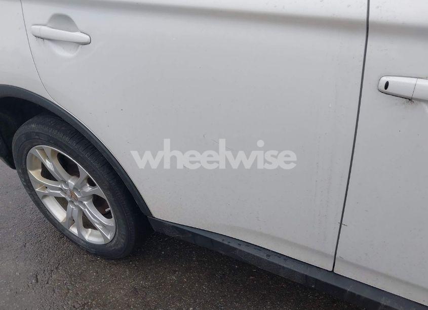 Photo 6 of 2015 Mitsubishi Outlander SE (VIN JA4AZ3A38FZ011007)