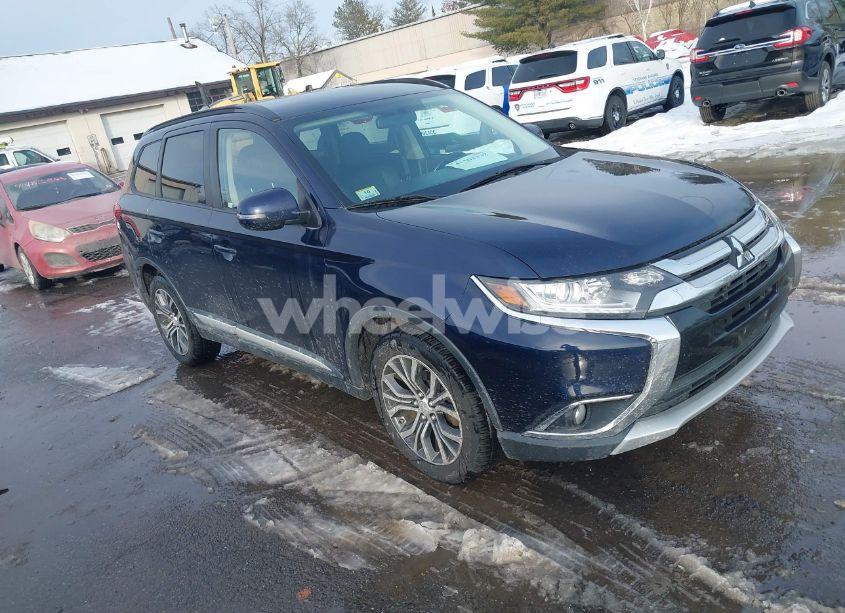 2016 Mitsubishi Outlander SEL (VIN JA4AZ3A38GZ012000) main photo