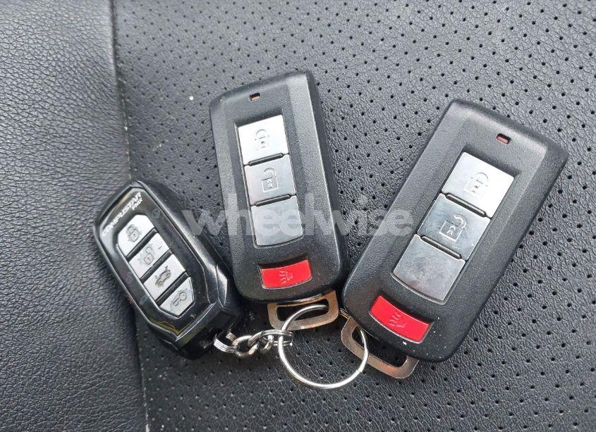 Photo 11 of 2016 Mitsubishi Outlander SEL (VIN JA4AZ3A38GZ012000)