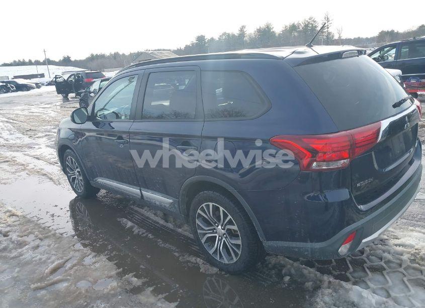 Photo 3 of 2016 Mitsubishi Outlander SEL (VIN JA4AZ3A38GZ012000)