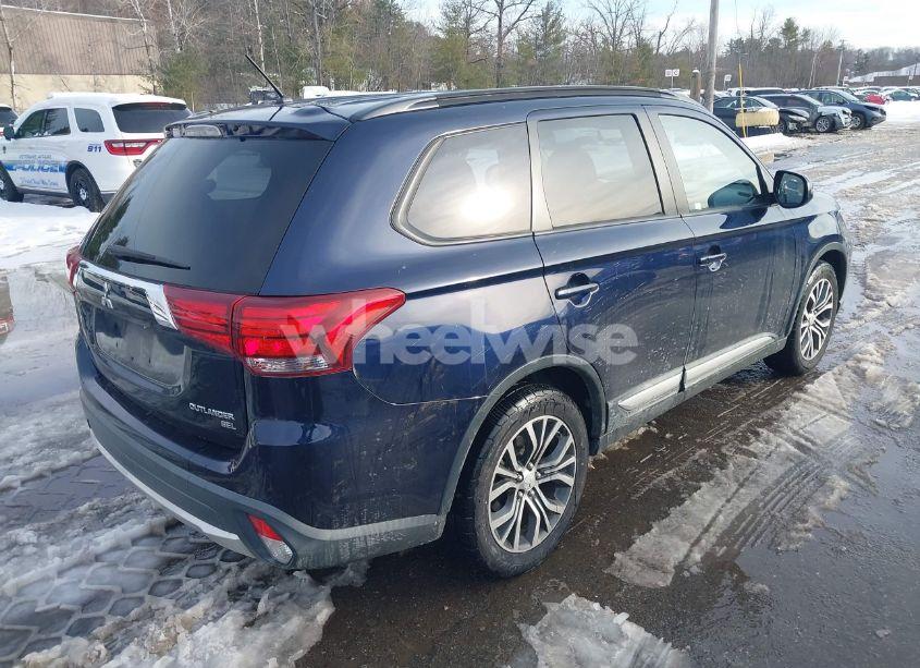 Photo 4 of 2016 Mitsubishi Outlander SEL (VIN JA4AZ3A38GZ012000)