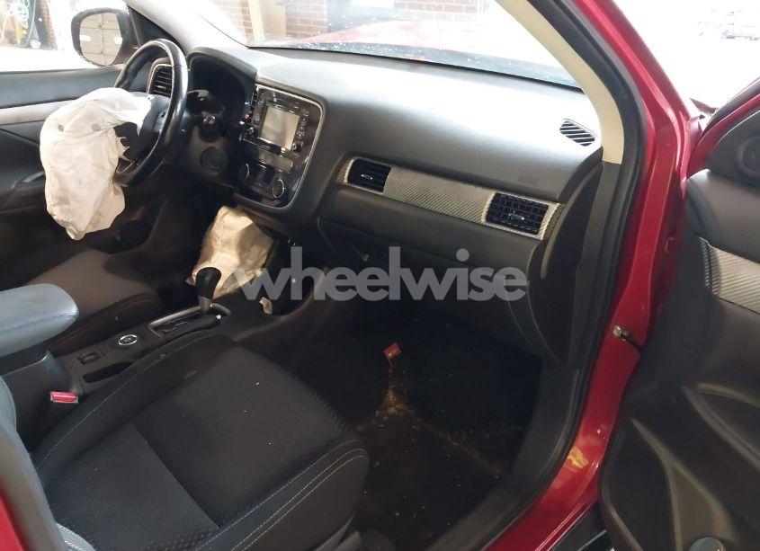 Photo 5 of 2016 Mitsubishi Outlander SE (VIN JA4AZ3A38GZ020355)