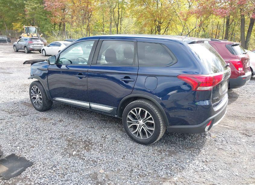 Photo 3 of 2016 Mitsubishi Outlander ES (VIN JA4AZ3A38GZ030299)