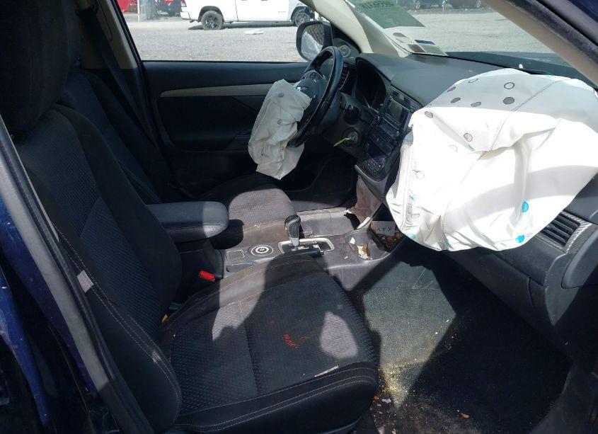 Photo 5 of 2016 Mitsubishi Outlander ES (VIN JA4AZ3A38GZ030299)