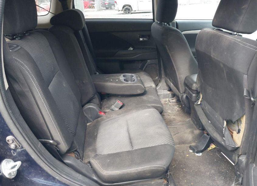 Photo 8 of 2016 Mitsubishi Outlander ES (VIN JA4AZ3A38GZ030299)