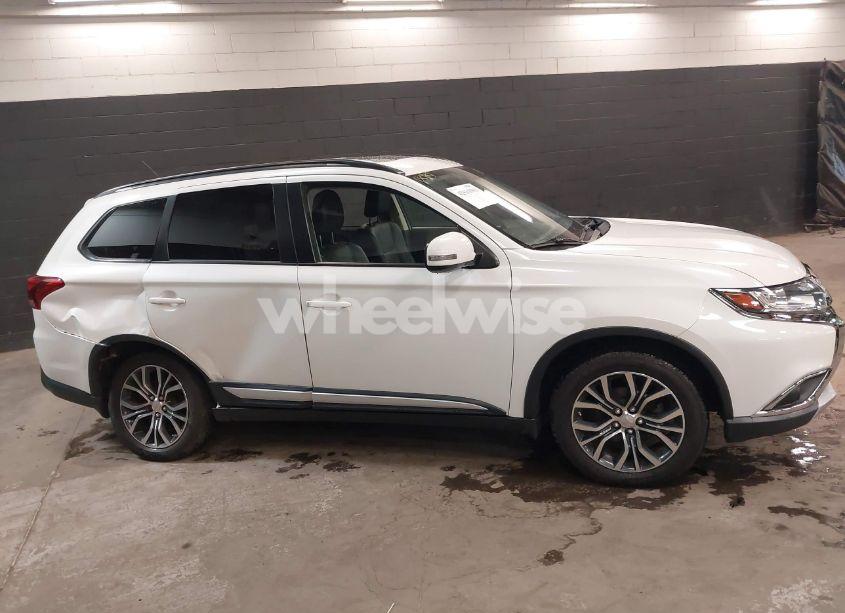 Photo 13 of 2016 Mitsubishi Outlander SEL (VIN JA4AZ3A38GZ036751)