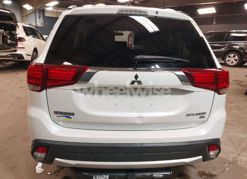 Photo 16 of 2016 Mitsubishi Outlander SEL (VIN JA4AZ3A38GZ036751)