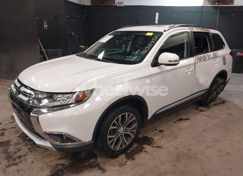 Photo 2 of 2016 Mitsubishi Outlander SEL (VIN JA4AZ3A38GZ036751)