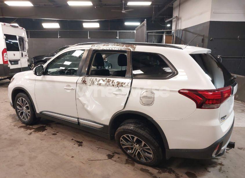 Photo 6 of 2016 Mitsubishi Outlander SEL (VIN JA4AZ3A38GZ036751)