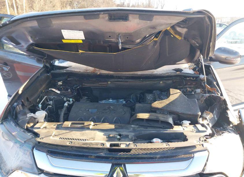 Photo 10 of 2017 Mitsubishi Outlander SE (VIN JA4AZ3A38HZ019482)