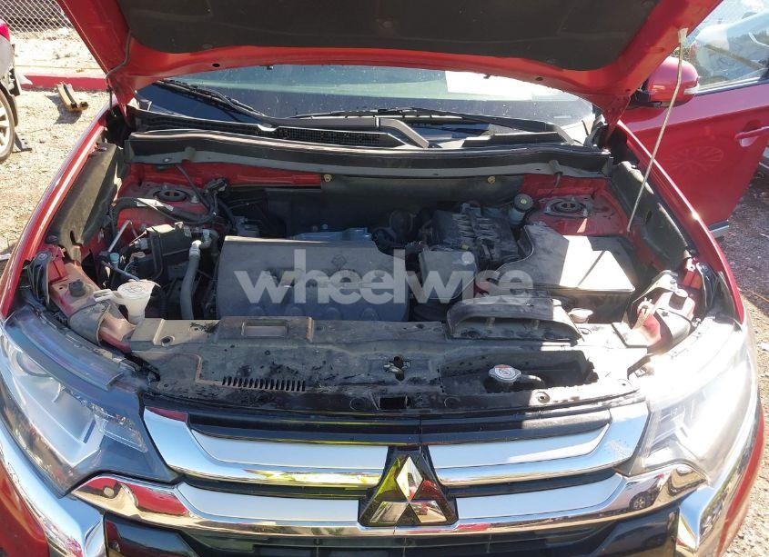 Photo 10 of 2017 Mitsubishi Outlander SE (VIN JA4AZ3A38HZ045290)