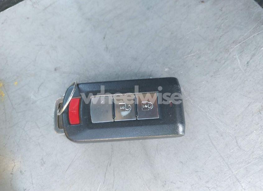 Photo 11 of 2017 Mitsubishi Outlander SE (VIN JA4AZ3A38HZ045290)