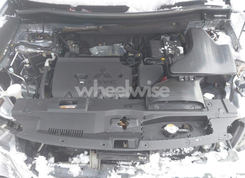 Photo 10 of 2017 Mitsubishi Outlander SEL (VIN JA4AZ3A38HZ050196)