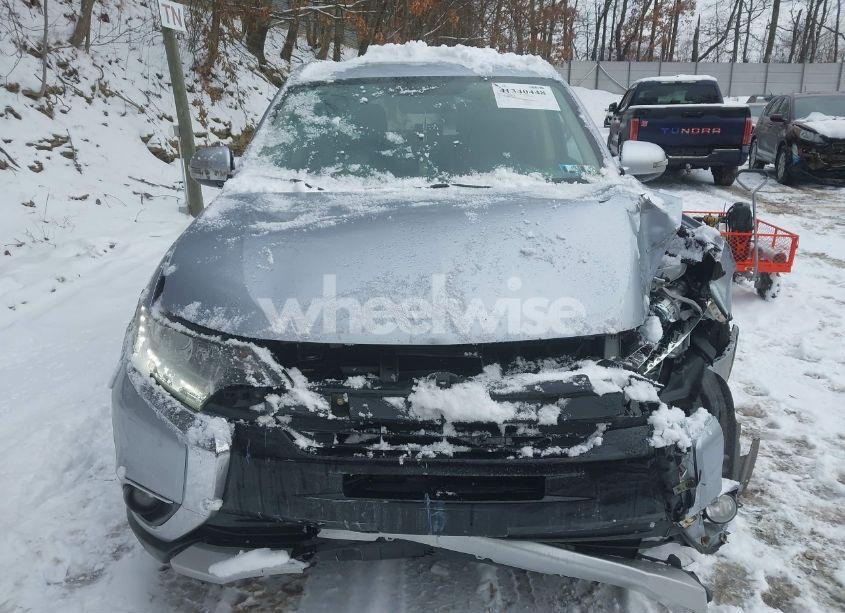 Photo 12 of 2017 Mitsubishi Outlander SEL (VIN JA4AZ3A38HZ050196)