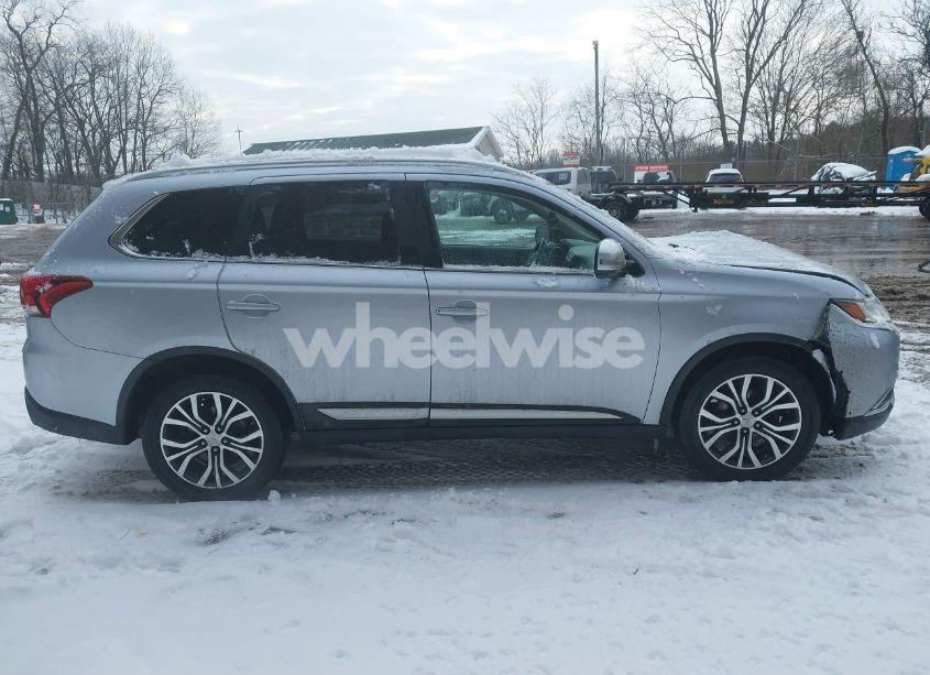 Photo 13 of 2017 Mitsubishi Outlander SEL (VIN JA4AZ3A38HZ050196)