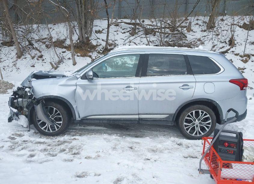 Photo 14 of 2017 Mitsubishi Outlander SEL (VIN JA4AZ3A38HZ050196)