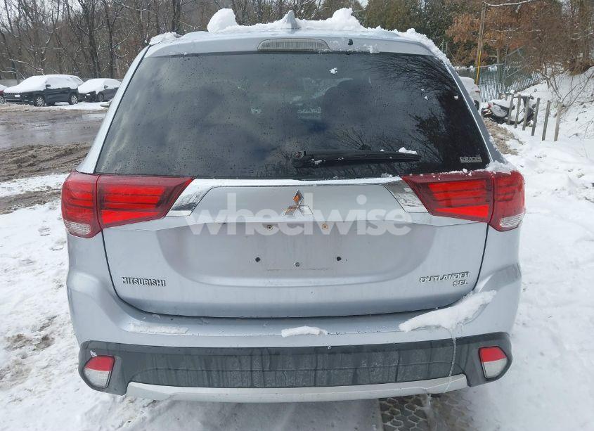 Photo 16 of 2017 Mitsubishi Outlander SEL (VIN JA4AZ3A38HZ050196)