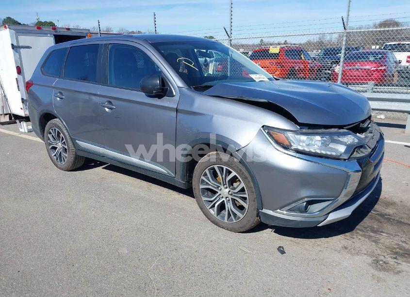 2018 Mitsubishi Outlander ES (VIN JA4AZ3A38JZ052343) main photo