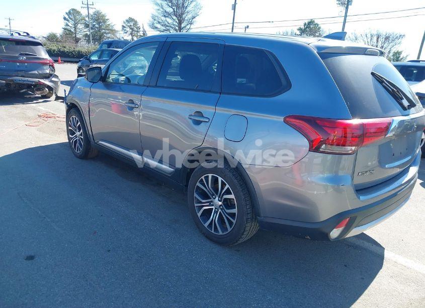 Photo 3 of 2018 Mitsubishi Outlander ES (VIN JA4AZ3A38JZ052343)