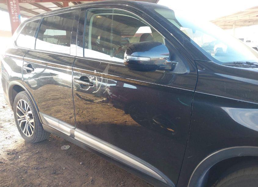 Photo 13 of 2018 Mitsubishi Outlander SE (VIN JA4AZ3A38JZ054867)