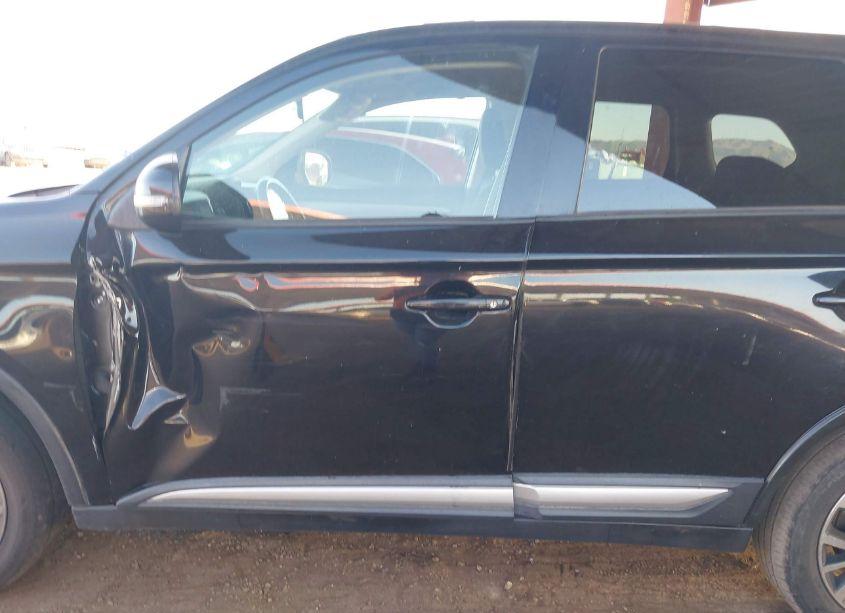 Photo 14 of 2018 Mitsubishi Outlander SE (VIN JA4AZ3A38JZ054867)