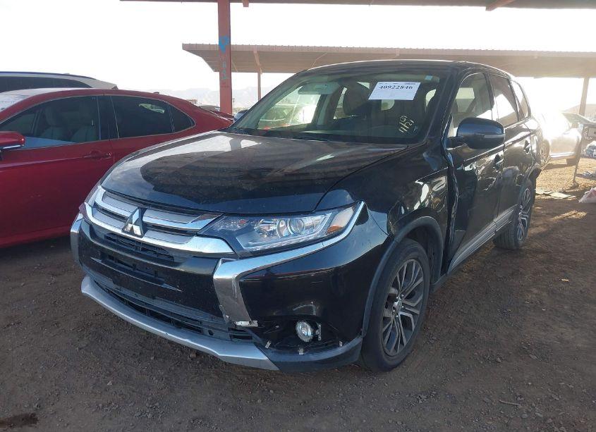 Photo 2 of 2018 Mitsubishi Outlander SE (VIN JA4AZ3A38JZ054867)