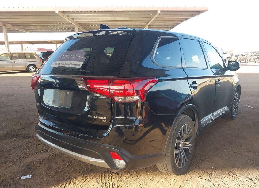 Photo 4 of 2018 Mitsubishi Outlander SE (VIN JA4AZ3A38JZ054867)