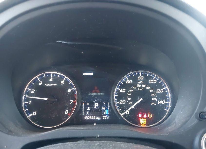 Photo 7 of 2018 Mitsubishi Outlander SE (VIN JA4AZ3A38JZ054867)