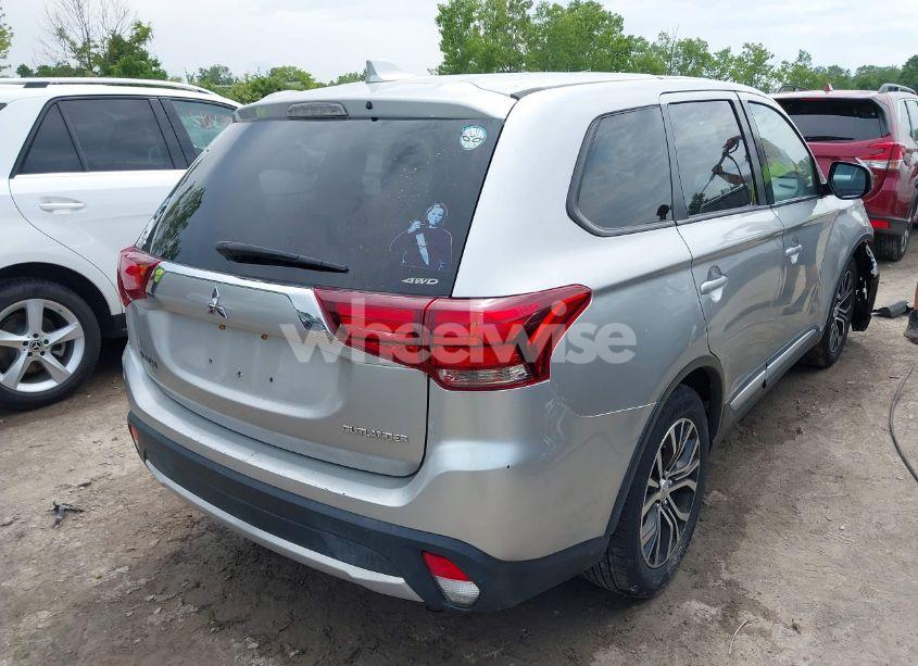Photo 4 of 2018 Mitsubishi Outlander ES (VIN JA4AZ3A38JZ056151)