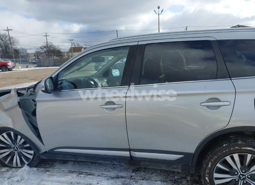 Photo 14 of 2019 Mitsubishi Outlander SEL (VIN JA4AZ3A38KZ039030)
